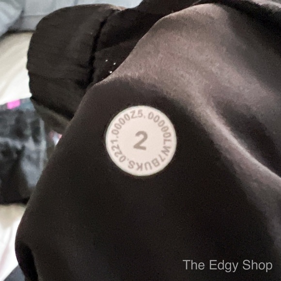 lululemon athletica | Stroll at Sundown Short 3" Black - Picture 5 of 6